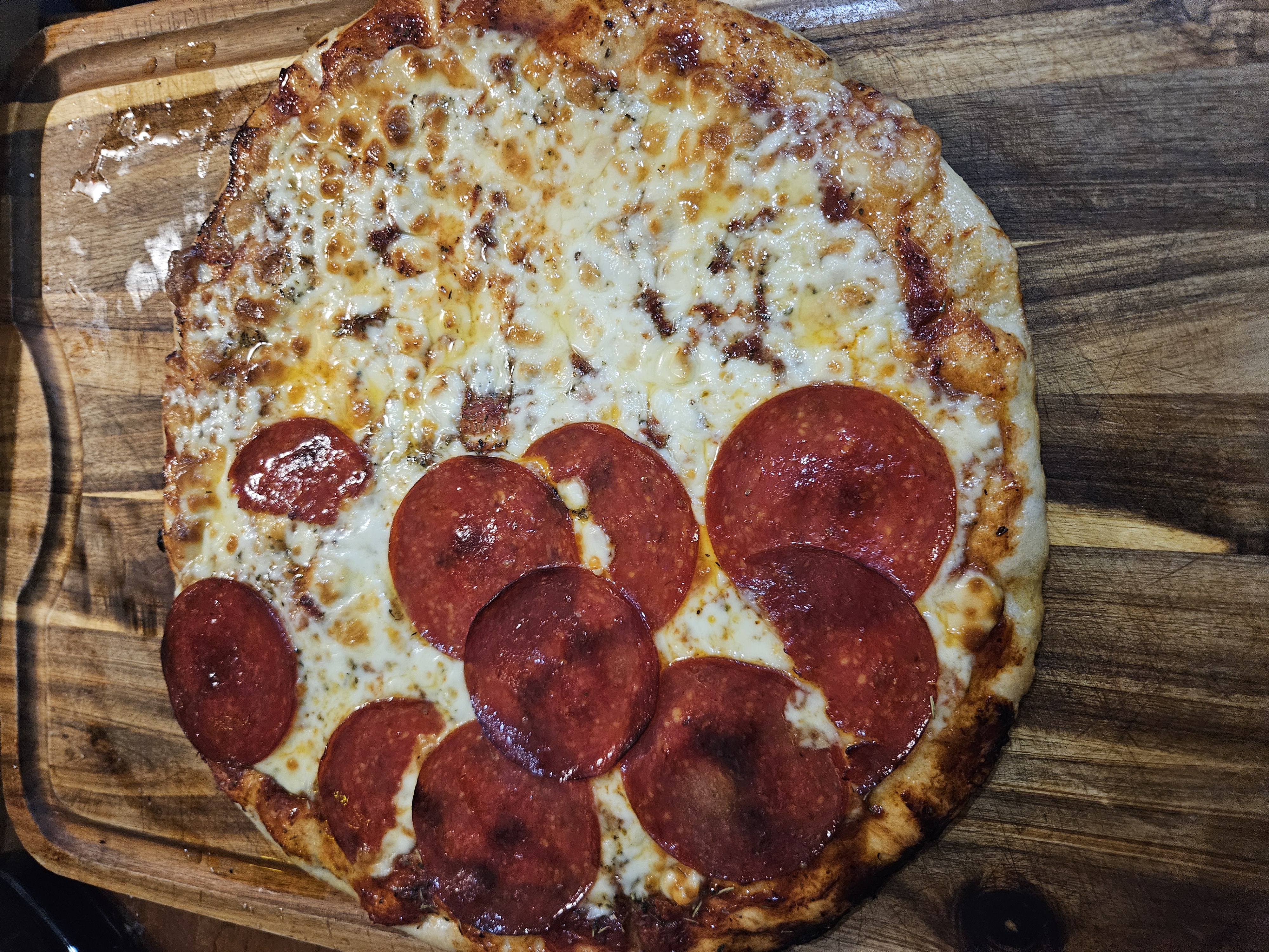 pepperoni pizza, cooked